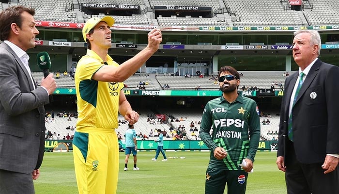 Pakistan skipper Mohammad Rizwan and Australia captain Pat Cummins carry out toss. — Facebook/CricTracker