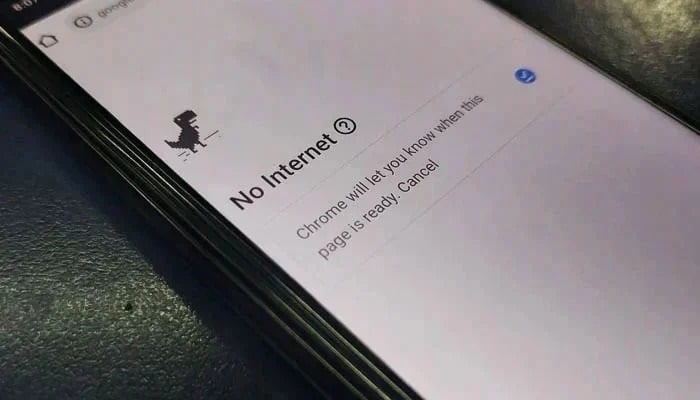 No internet sign can be seen on a phone. — Geo.tv