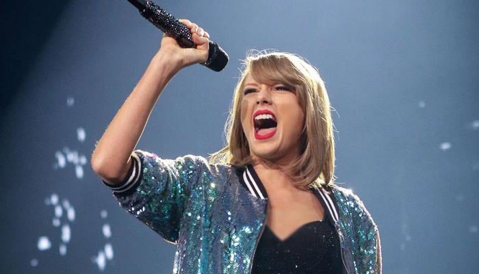 Taylor Swifts ex stuns fans with romantic move