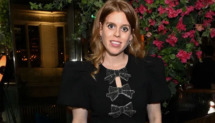 Expecting Princess Beatrice turns heads in elegant figure-skimming skirt.