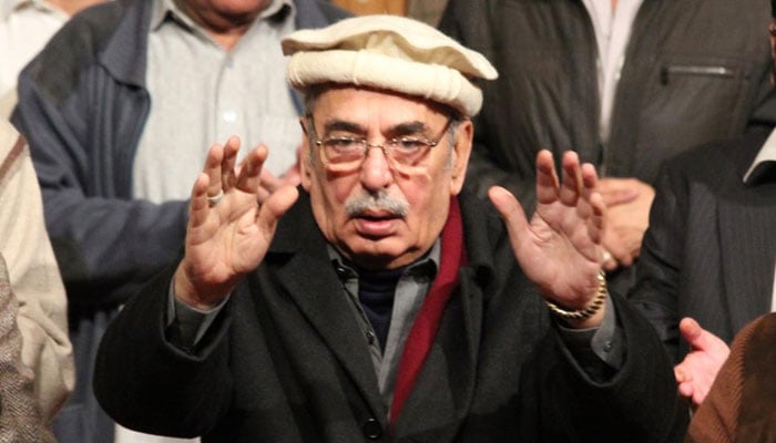 ANP leader Ilyas Ahmed Bilour (late) gestures during a public gathering. — Facebook/@ANPMarkaz