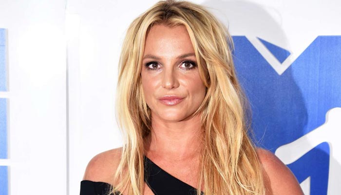 Britney Spears offers rare glimpse into tropical getaway