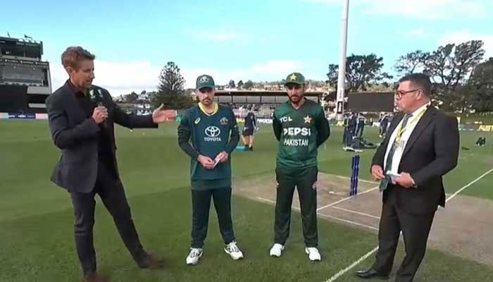 Pakistan and Australian skippers at the toss of the third and final T20I at the Bellerive Oval in Tasmania, on November 18, 2024. — Screengrab/GeoNews