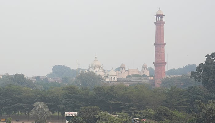 A view of Gurdwara Dera Sahib, Lahore Fort and a minaret of the Badshahi Mosque, seen amid smog in Lahore, Pakistan November 4, 2024. — Reuters