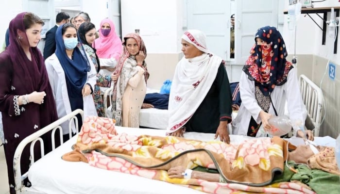 Punjab Chief Minister Maryam Nawaz (left) during a visit to Nishtar Hospital in Multan on November 23, 2024. —PRO to Punjab Chief Minister