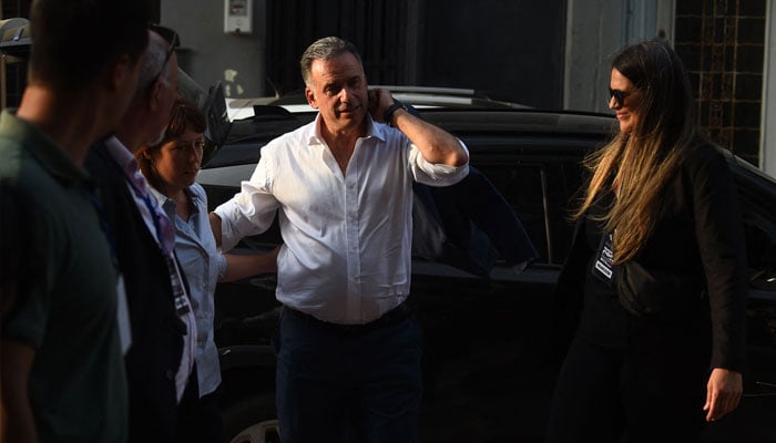 Uruguay´s presidential candidate for the Frente Amplio party, Yamandu Orsi, arrives at his bunker on the NH hotel to wait for the results of the presidential runoff election in Montevideo on November 24, 2024. —AFP