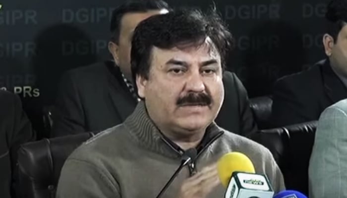 PTI leader Shaukat Yousafzai addressing a press conference in Peshawar in this undated image. — Screengrab/GeoNews