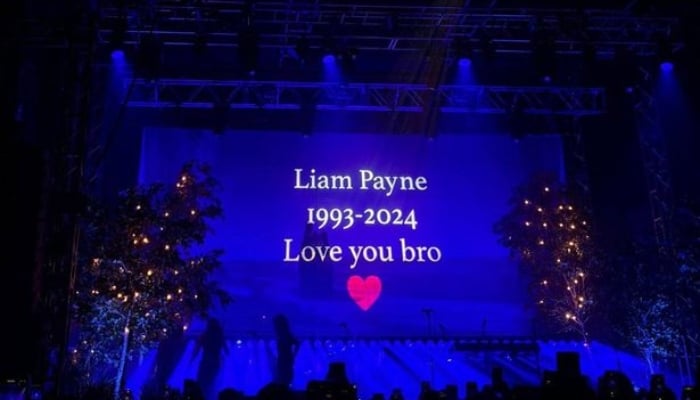 Zayn Malik pays heartfelt tribute to Liam Payne at London concert