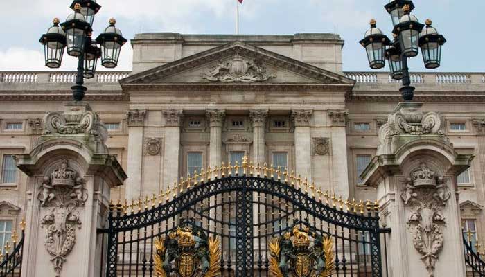 Royal family releases emotional statement as Buckingham Palace closes its doors