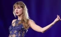 Taylor Swift Leaves Fans Speculating With Mysterious Gesture