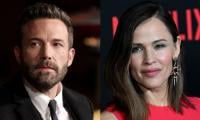 Ben Affleck Strolled Down To Ex Jennifer Garner’s House For Thanksgiving Dinner