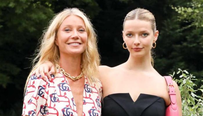 Gwyneth Paltrows daughter Apple makes special appearance at debutante ball