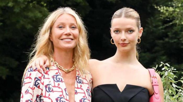 Gwyneth Paltrow, Chris Martin’s daughter Apple appears at debutante ball