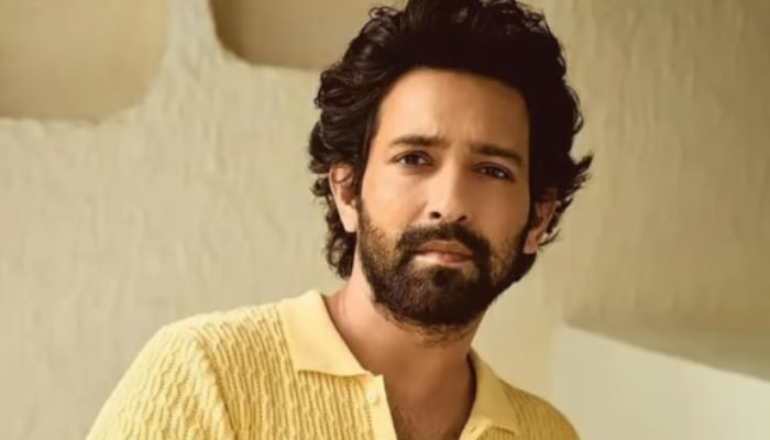 Vikrant Massey announces retirement on December 1