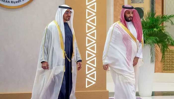 UAE President Sheikh Mohamed bin Zayed Al Nahyan (left) and Saudi Arabia’s Crown Prince Mohammed bin Salman. — AFP