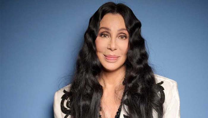 Cher mesmerizes fans with latest stunning look