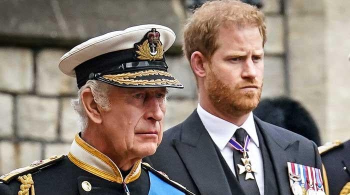 Prince Harry misses massive alternative to return to royal fold