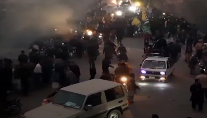 People marching in Azad Jammu & Kashmir (AJK) on the call of Joint Awami Action Committee on December 7, 2024. — Screengrab via Geo News