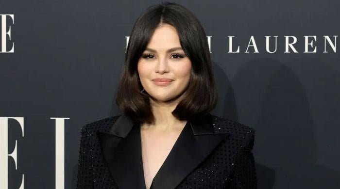 ‘Billionaire’ Selena Gomez marks main milestone amid whirlwind 12 months