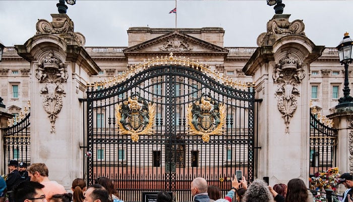 Palace releases message as police shares update on Windsor Castle break-in