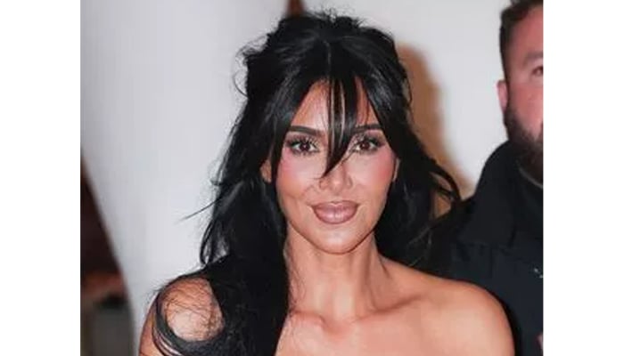 Kim Kardashian fuels facial surgery speculations with new look