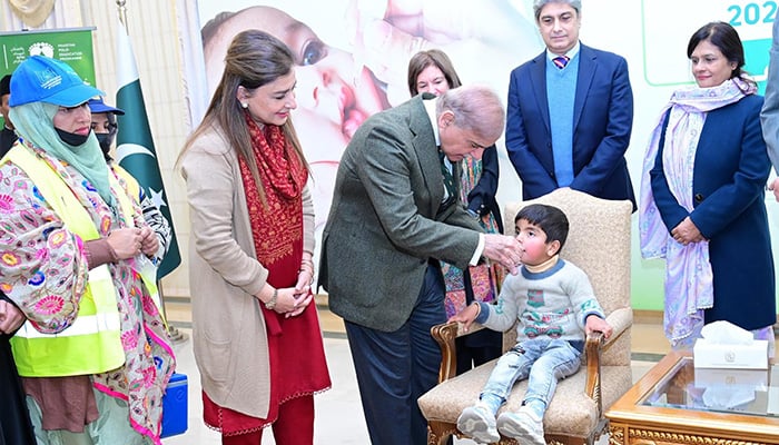 PM Shehbaz Sharif launches the last anti-polio campaign of 2024 by administering polio drops to children on December 15, 2024. — PID