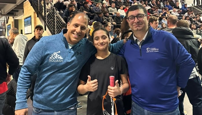 Mahnoor Ali (C) at the US junior Open Squash Championships. — Reporter