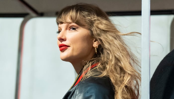 Taylor Swift fans speculate that she will be a surprise guest on New Heights podcast