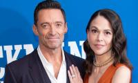 Hugh Jackman's 'girlfriend' Sutton Foster Ditches Wedding Ring