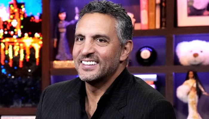 Mauricio Umansky spotted with new flame