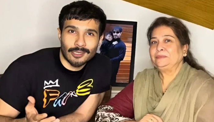 Pakistan actor Feroze Khan with his mother Sofia Malik. — YouTube screengrab