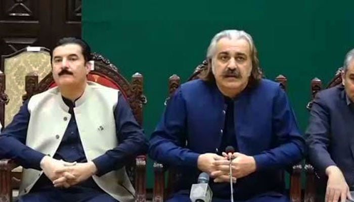 Khyber Pakhtunkhwa Governor Faisal Karim Kundi and Chief Minister Ali Amin Gandapur are pictured as they address media in Peshawar, Pakistan, on October 10, 2024. — PID