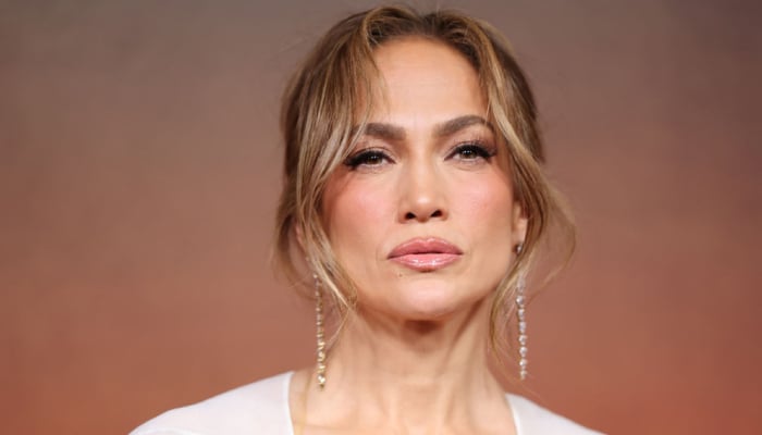 Jennifer Lopez steps out for shopping trip ahead of Christmas