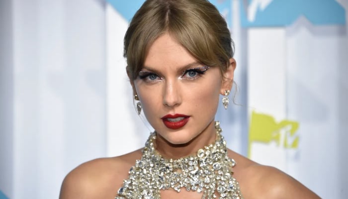 Taylor Swift makes generous donation for childrens education