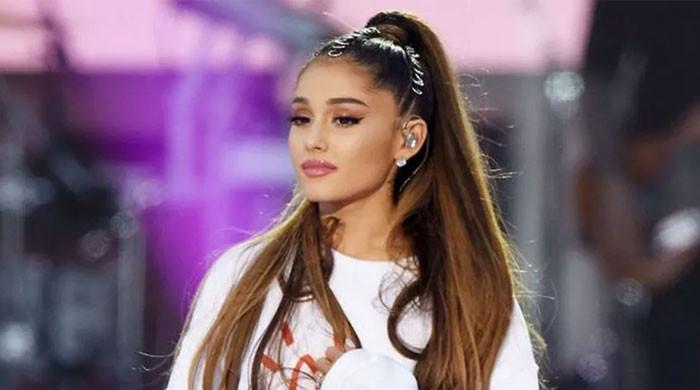 Ariana Grande melts hearts together with her generosity: Photos