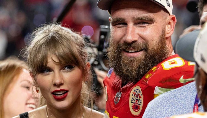 Travis Kelce reviews Taylor Swifts favourite holiday movie