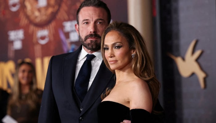 Ben Affleck, Jennifer Lopez’s holiday twist as divorce talks heat up