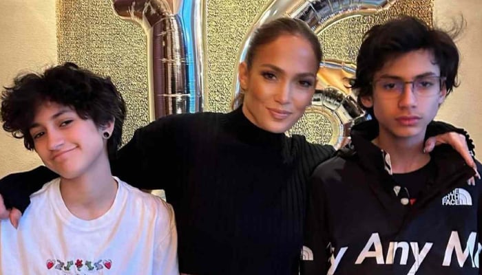 Jennifer Lopez reveals her snowy holiday and reunion with sister