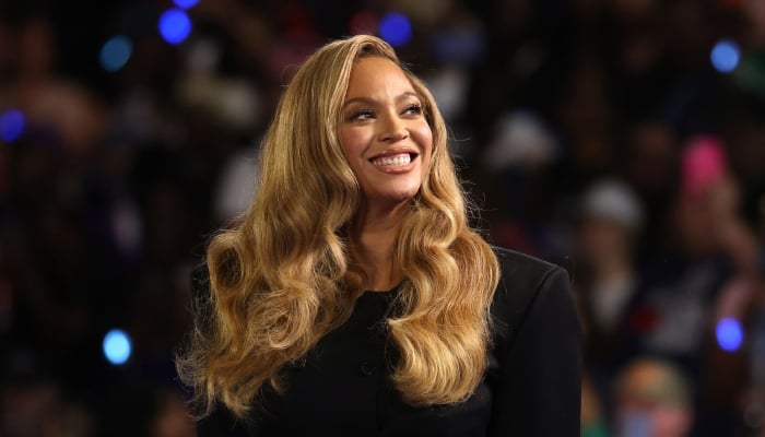 Beyonce gets disappointing response from fans after NFL Christmas show