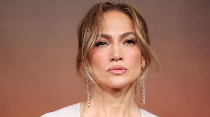 Jennifer Lopez offers nostalgic shoutout to 90s hit