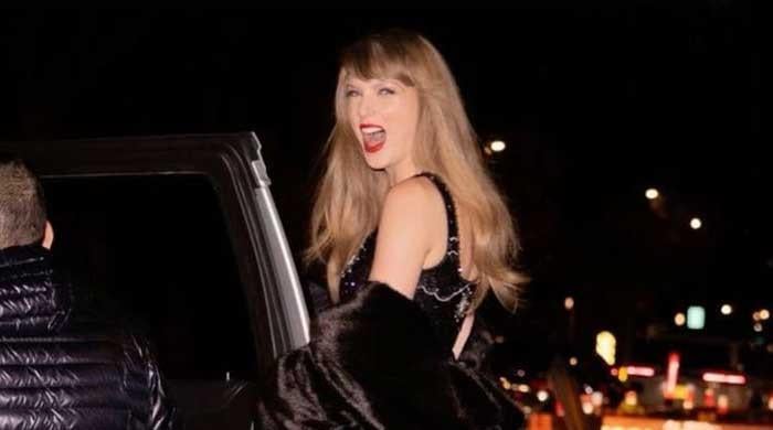 Taylor Swift shimmers in New Year’s never-seen-before footage