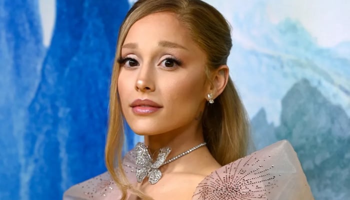 Ariana Grande channels her inner Glinda at Red Carpet event