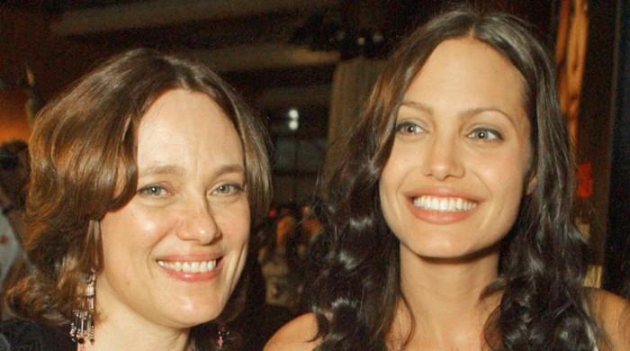 Angelina Jolie displays how late mom influenced appearing profession