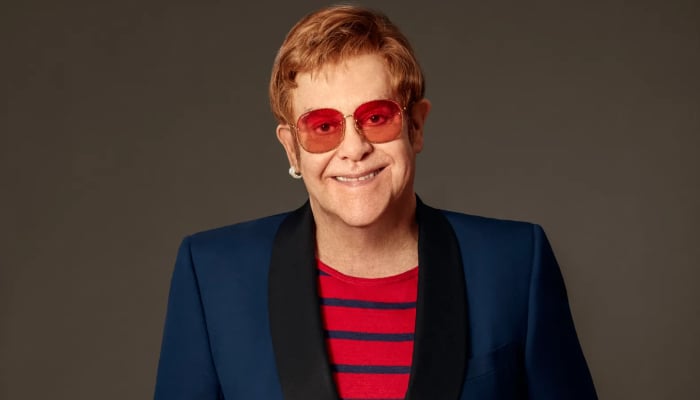 Elton John jokes about eyesight at Golden Globes