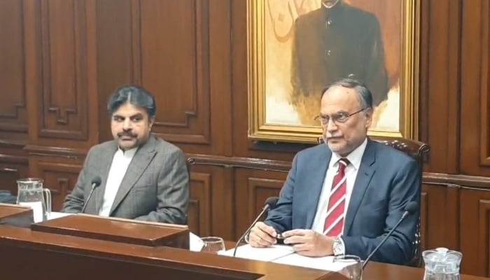 Federal Minister for Planning and Development Ahsan Iqbal (right) addressing media along with PPP leader and Sindh Minister Nasir Hussain Shah in Karachi, on January 6, 2025. — Screengrab/PID