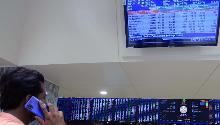 Broker is busy in trading at Pakistan Stock Exchange in Karachi on Wednesday, January 1, 2025. — PPI