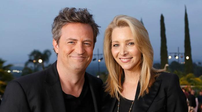 Lisa Kudrow finds late Matthew Perry’s hidden ‘Cookie’ observe years after ‘Friends’