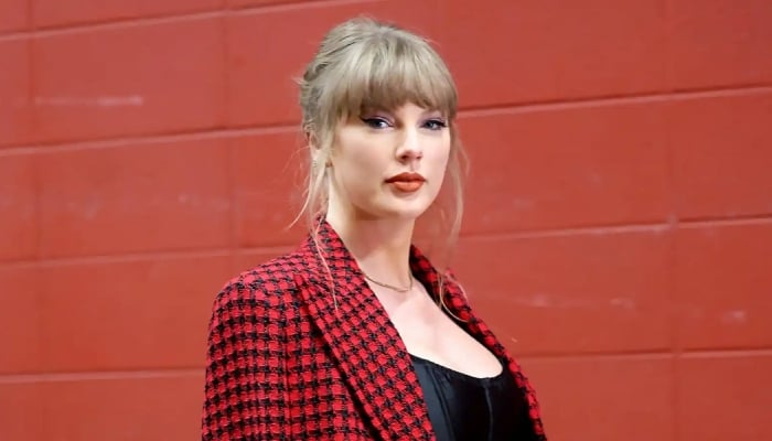 Taylor Swift caught allegedly surfing in a fan account