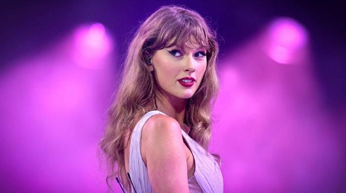 Taylor Swift speaks out on California wildfires, asks followers to contribute to reduction