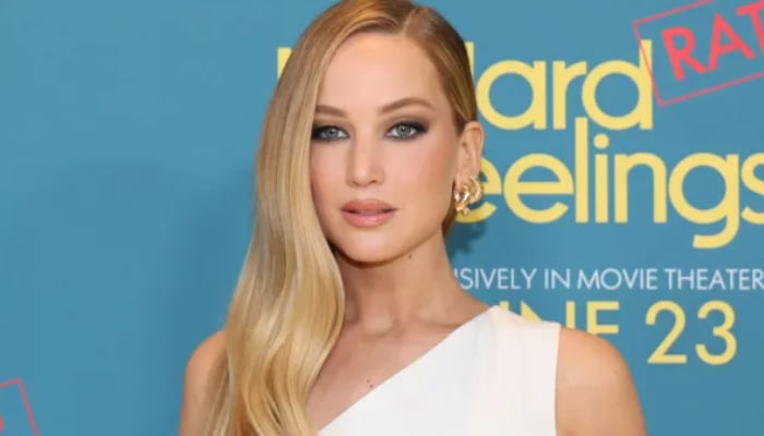 Jennifer Lawrence unveils toxic romance with director Darren Aronofsky